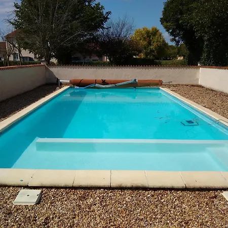 Le Presbytere Holiday home Bonnes (Charente)
