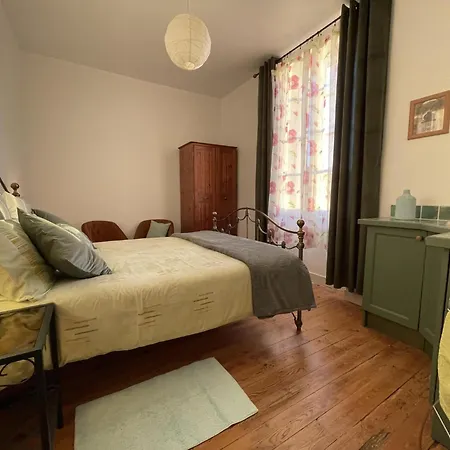 Le Presbytere Holiday home Bonnes (Charente)