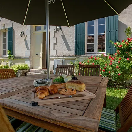 Le Presbytere * Bonnes (Charente)