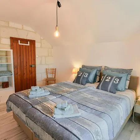 Le Presbytere * Bonnes (Charente)