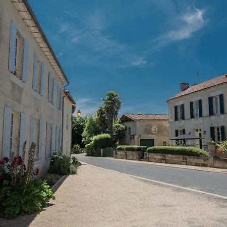 Le Presbytere * Bonnes (Charente)