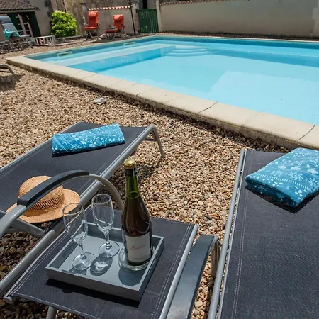 Le Presbytere * Bonnes (Charente)