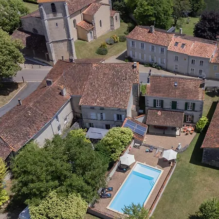 Le Presbytere Bonnes (Charente)