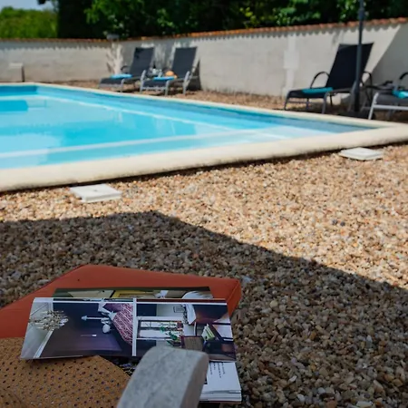 Le Presbytere * Bonnes (Charente)